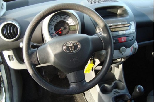 Toyota Aygo - 1.0-12V + - 1