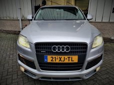 Audi Q7 - 3.0 TDI quattro 5+2 Panoramadak/ 20''Velgen/ 7-persoons/ Boekjes compleet