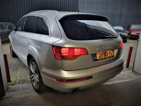 Audi Q7 - 3.0 TDI quattro 5+2 Panoramadak/ 20''Velgen/ 7-persoons/ Boekjes compleet - 1