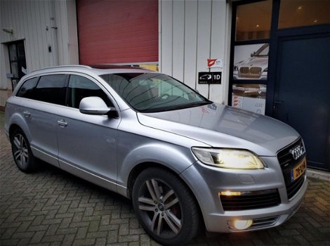 Audi Q7 - 3.0 TDI quattro 5+2 Panoramadak/ 20''Velgen/ 7-persoons/ Boekjes compleet - 1