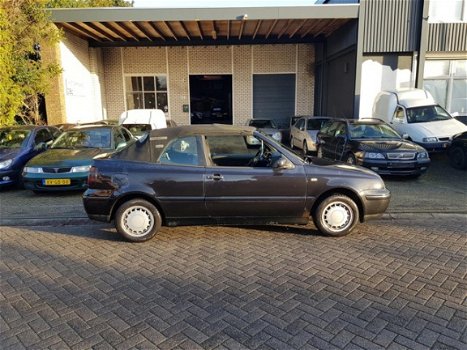 Volkswagen Golf Cabriolet - 1.8 Trendline * INRUILKOOPJE - 1