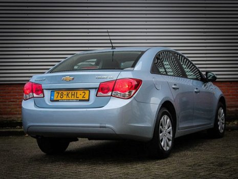 Chevrolet Cruze - 1.8 LS - 1