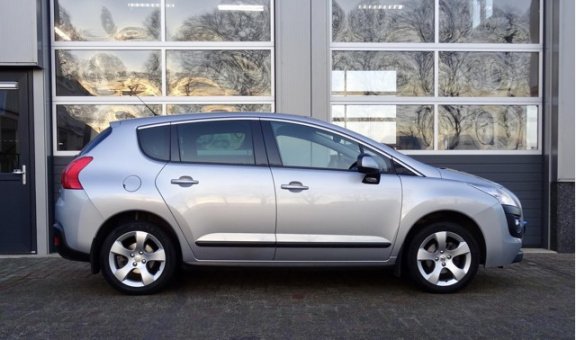 Peugeot 3008 - 1.6 VTi Première Panorama/ airco - 1