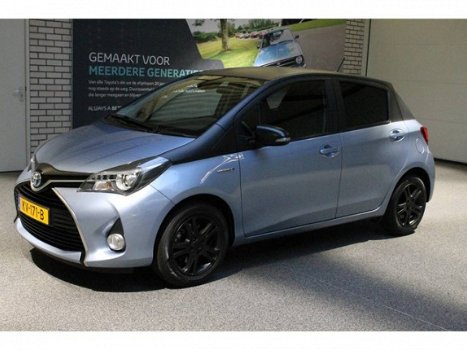 Toyota Yaris - 1.5 Hybrid Trend Bi-Tone Automaat 5-Drs - 1