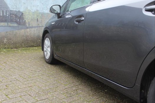 Toyota Prius Wagon - 1.8 Aspiration Business Navigatie Automaat 7 persoons - 1