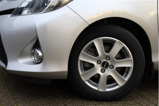 Toyota Yaris - 1.5 Full Hybrid Aspiration Trekhaak LM-Velgen 5 drs - 1