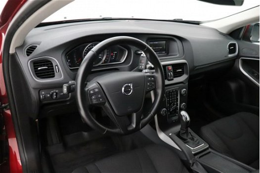 Volvo V40 - 1.5 T2 Kinetic | Automaat | Standkachel | Verwarmbare voorstoelen + achterbank - 1