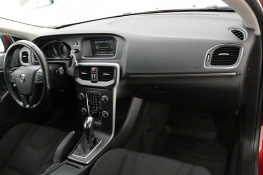 Volvo V40 - 1.5 T2 Kinetic | Automaat | Standkachel | Verwarmbare voorstoelen + achterbank - 1