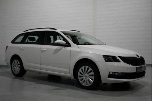 Skoda Octavia Combi - 1.2 TSI 90 pk Active Airco, Dakrails, Bluetooth, Mirror Link Navi - 1