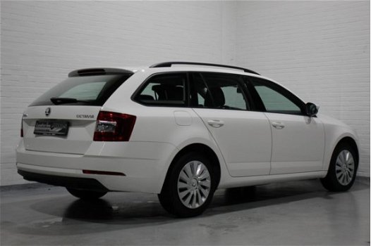 Skoda Octavia Combi - 1.2 TSI 90 pk Active Airco, Dakrails, Bluetooth, Mirror Link Navi - 1