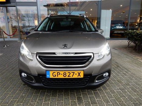 Peugeot 2008 - 1.2 PureTech Active TREKHAAK / NAVIGATIE / PANORAMADAK - 1