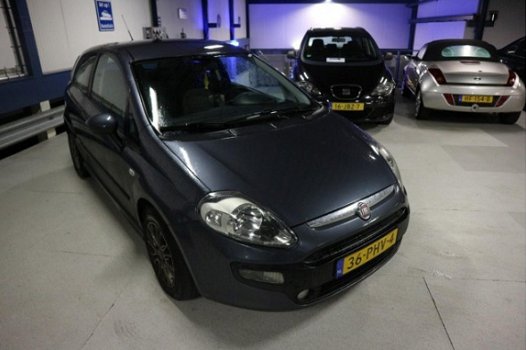 Fiat Punto Evo - 1.3 M-Jet Dynamic NAVI + CLIMA + SPORT + APK 8-2020 - 1