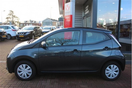 Toyota Aygo - 1.0 VVT-i 69pk 5D x-now Airco - 1