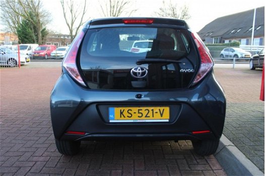 Toyota Aygo - 1.0 VVT-i 69pk 5D x-now Airco - 1