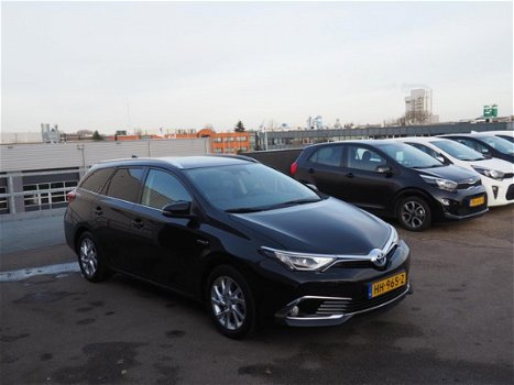 Toyota Auris - 1.8 Hybrid 136pk CVT Lease Pro/LED/Sensoren V+A/PANO-DAK - 1