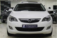 Opel Astra - 1.4 Turbo Ecotec 140pk SPORT / NAVIGATIE / XENON / SCHUIFDAK / 19" LM VELGEN /