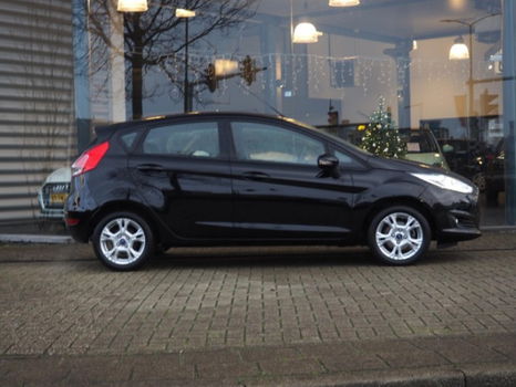 Ford Fiesta - 1.0 80PK Style Ultimate / Navigatie / Parkeersensoren / Cruise control / LED - 1