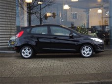 Ford Fiesta - 1.0 80PK Style Ultimate / Navigatie / Parkeersensoren / Cruise control / LED