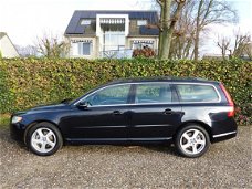 Volvo V70 - T4 Aut. 180pk Limited Edition, Navigatie, Park Assist, Climatronic, Trekhaak