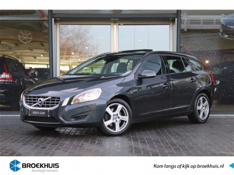 Volvo V60 - 2.0 D3 Momentum | Schuif en kanteldak | Stoelverwarming | Electronic Climate Control | C - 1