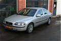 Volvo S60 - 2.4 met AIRCO en nw APK - 1 - Thumbnail