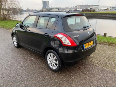 Suzuki Swift - 1.2 Comfort EASSS / Stoelverwarming / Airco / 5 deurs / Multifunctioneel stuurwiel - 1