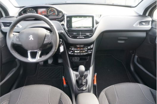 Peugeot 208 - Allure 82 pk Navigatie | Parkeersensoren | Climate Control - 1