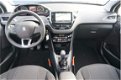 Peugeot 208 - Allure 82 pk Navigatie | Parkeersensoren | Climate Control - 1 - Thumbnail