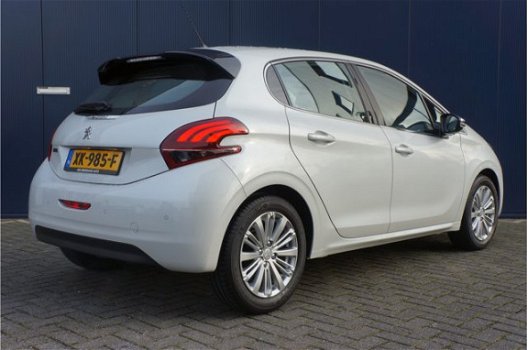 Peugeot 208 - Allure 82 pk Navigatie | Parkeersensoren | Climate Control - 1