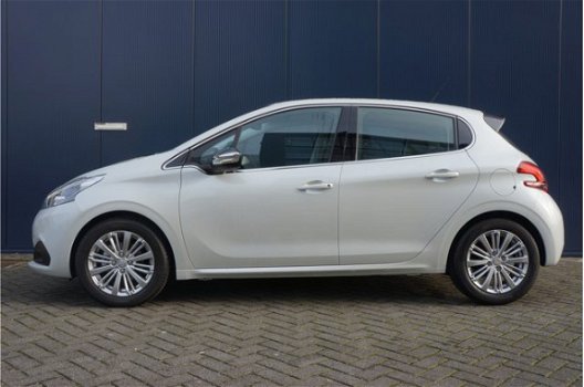 Peugeot 208 - Allure 82 pk Navigatie | Parkeersensoren | Climate Control - 1