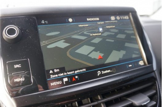 Peugeot 208 - Allure 82 pk Navigatie | Parkeersensoren | Climate Control - 1