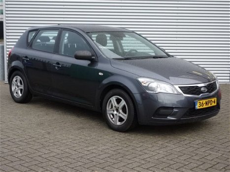 Kia Cee'd - X-TRA 1.4 - 5DRS - 90PK - AIRCO - LMV - TREKH - 1