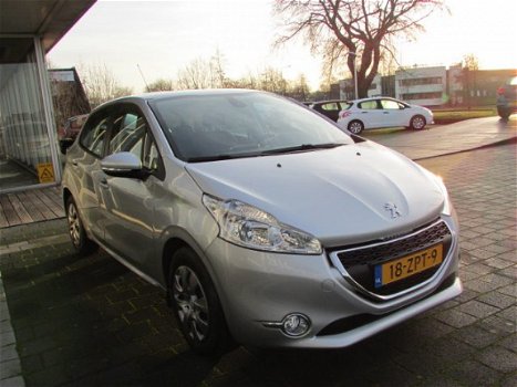 Peugeot 208 - 1.2 VTi Envy NAV/ECC/PDC/CRUISE/BLUETOOTH - 1