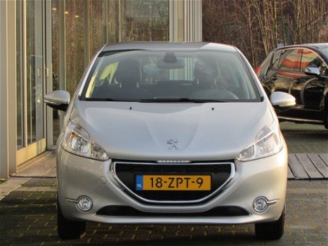 Peugeot 208 - 1.2 VTi Envy NAV/ECC/PDC/CRUISE/BLUETOOTH - 1