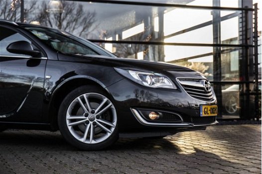 Opel Insignia Sports Tourer - 2.0 CDTI EcoFLEX Business+ , PDC, Navigatie, Stuurverwarming, Stoelver - 1