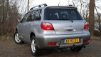 Mitsubishi Outlander - 2.0 Invite plus - 5deurs - Hoge instap - Airco - Vol opties - Inruil mogelijk - 1 - Thumbnail