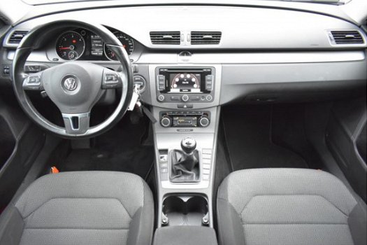 Volkswagen Passat Variant - 1.6 TDI Comfortline BlueMotion 1e eigenaar navigatie pdc trekhaak - 1