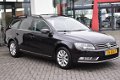 Volkswagen Passat Variant - 1.6 TDI Comfortline BlueMotion 1e eigenaar navigatie pdc trekhaak - 1 - Thumbnail