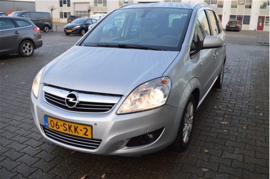 Opel Zafira - 1.8 Cosmo / Stoelverwarming / Trekhaak / Navi / 7Persoons - 1