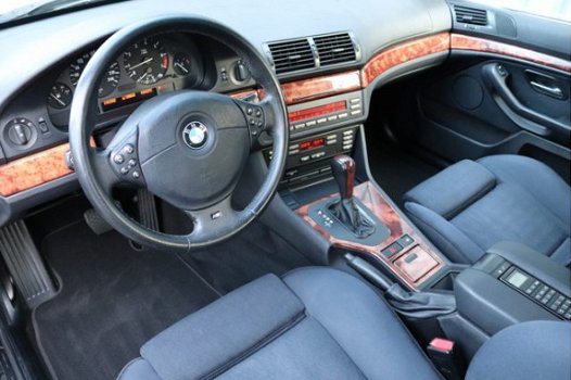BMW 5-serie Touring - 520i 150PK *AUTOMAAT - 1