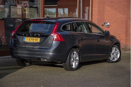 Volvo V60 - D6 285PK AWD PIH SUMMUM GEARTRONIC - 1