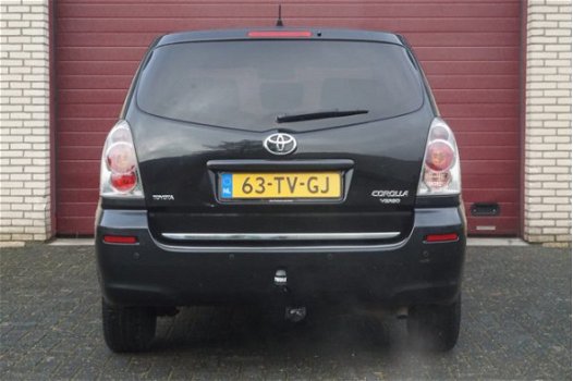 Toyota Verso - 1.8 VVT-i Dynamic Airco, Mfs stuurwiel, trekhaak, etc - 1