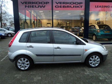 Ford Fiesta - 1.3-8V Cool & Sound 5 deurs airco - 1