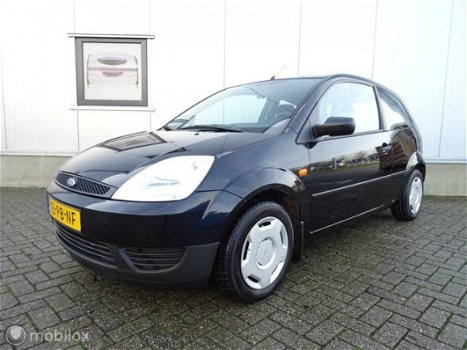 Ford Fiesta - 1.3 Ambiente * Apk keuring t/m 18 December 2020 - 1