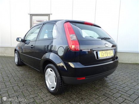 Ford Fiesta - 1.3 Ambiente * Apk keuring t/m 18 December 2020 - 1