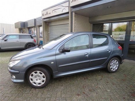 Peugeot 206 - 1.6-16V Griffe - 1