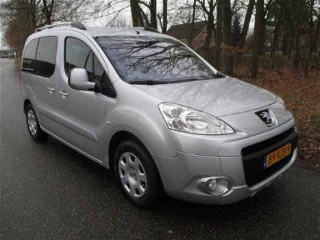 Peugeot Partner Tepee - 1.6 VTi XT Executive climat control, trekhaak, - 1