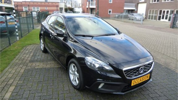 Volvo V40 Cross Country - 1.6 D2 Panoramadak Trekhaak Half Leder Stoelverw. Voorruitverw. Navi Ecc-A - 1