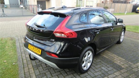 Volvo V40 Cross Country - 1.6 D2 Panoramadak Trekhaak Half Leder Stoelverw. Voorruitverw. Navi Ecc-A - 1