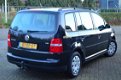 Volkswagen Touran - 1.6-16V FSI Business 7 persoons / Clima / Cruise / Trekhaak - 1 - Thumbnail